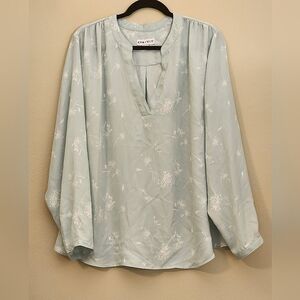 AVA&VIV Long Sleeve light v neck blouse.